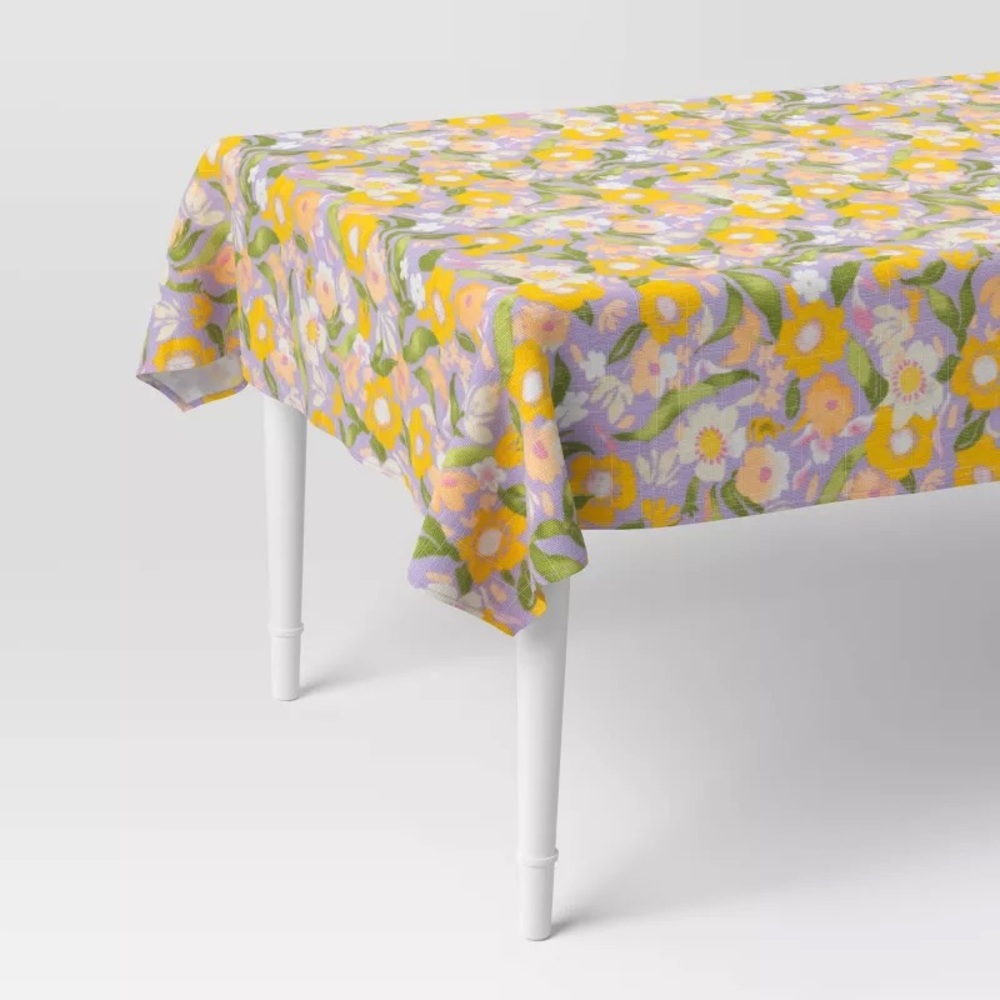 104"x60" nwt Floral Tablecloth Pink - Threshold